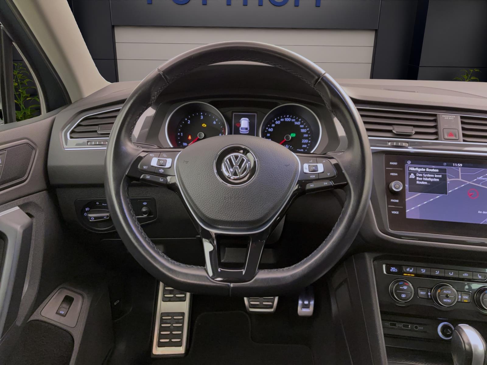 Volkswagen Tiguan 2.0 TDI DSG IQ.Drive AHK ACC Kamera LED Navi HUD Sitzhzg